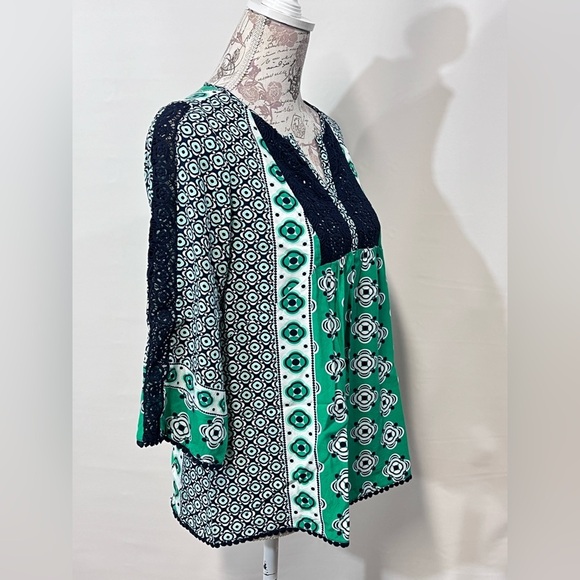 CROWN‎ & IVY Navy and green pattern top size S. - Picture 7 of 10